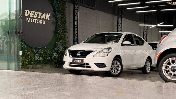NISSAN VERSA 1.6 16V FLEX SV 4P XTRONIC NISSAN VERSA 1.6 16V FLEX SV 4P XTRONIC